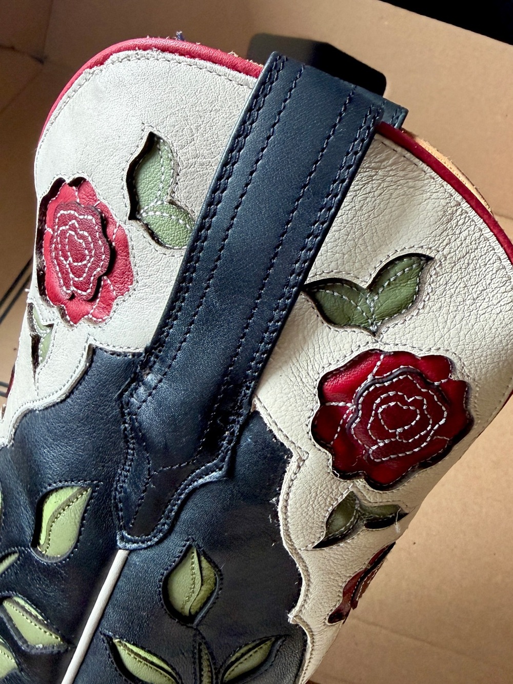 Tecovas Annie Roses in Midnight / Bone - Size 7B - Price Firm - Picture 6 of 8